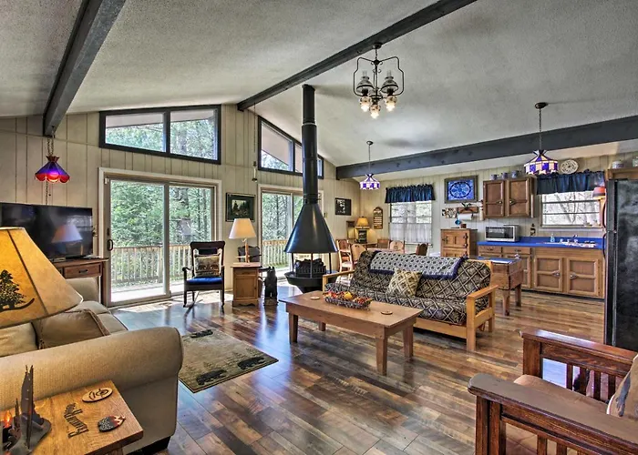 Quiet Cabin With Mountain Views About 3 Mi To Gatlinburg